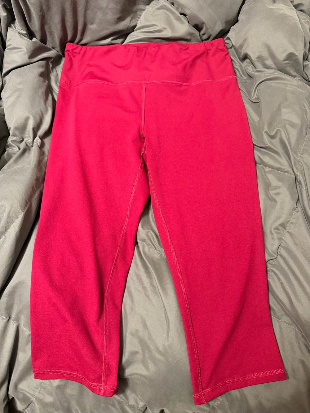 Dick’s Sporting Goods Women’s Red Wine Stretch Yoga Capri Pants Size Large
